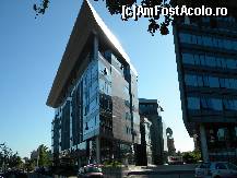 [P05] Cladire moderna in Belgrad. » foto by georgito
 - 
<span class="allrVoted glyphicon glyphicon-heart hidden" id="av314652"></span>
<a class="m-l-10 hidden" id="sv314652" onclick="voting_Foto_DelVot(,314652,11501)" role="button">șterge vot <span class="glyphicon glyphicon-remove"></span></a>
<a id="v9314652" class=" c-red"  onclick="voting_Foto_SetVot(314652)" role="button"><span class="glyphicon glyphicon-heart-empty"></span> <b>LIKE</b> = Votează poza</a> <img class="hidden"  id="f314652W9" src="/imagini/loader.gif" border="0" /><span class="AjErrMes hidden" id="e314652ErM"></span>