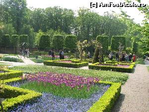 [P12] Historical Garden » foto by Larissa
 - 
<span class="allrVoted glyphicon glyphicon-heart hidden" id="av594642"></span>
<a class="m-l-10 hidden" id="sv594642" onclick="voting_Foto_DelVot(,594642,11516)" role="button">șterge vot <span class="glyphicon glyphicon-remove"></span></a>
<a id="v9594642" class=" c-red"  onclick="voting_Foto_SetVot(594642)" role="button"><span class="glyphicon glyphicon-heart-empty"></span> <b>LIKE</b> = Votează poza</a> <img class="hidden"  id="f594642W9" src="/imagini/loader.gif" border="0" /><span class="AjErrMes hidden" id="e594642ErM"></span>