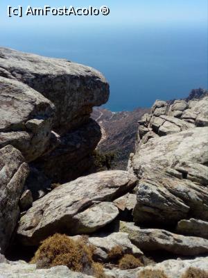[P19] Marea si cerul vazute de pe cele mai inalte puncte ale insulei » foto by claudia_s
 - 
<span class="allrVoted glyphicon glyphicon-heart hidden" id="av935527"></span>
<a class="m-l-10 hidden" id="sv935527" onclick="voting_Foto_DelVot(,935527,11534)" role="button">șterge vot <span class="glyphicon glyphicon-remove"></span></a>
<a id="v9935527" class=" c-red"  onclick="voting_Foto_SetVot(935527)" role="button"><span class="glyphicon glyphicon-heart-empty"></span> <b>LIKE</b> = Votează poza</a> <img class="hidden"  id="f935527W9" src="/imagini/loader.gif" border="0" /><span class="AjErrMes hidden" id="e935527ErM"></span>