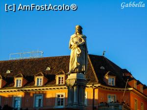 [P01] Piazza Walther Von Der Vogelweide » foto by GabrielaG
 - 
<span class="allrVoted glyphicon glyphicon-heart hidden" id="av742343"></span>
<a class="m-l-10 hidden" id="sv742343" onclick="voting_Foto_DelVot(,742343,11571)" role="button">șterge vot <span class="glyphicon glyphicon-remove"></span></a>
<a id="v9742343" class=" c-red"  onclick="voting_Foto_SetVot(742343)" role="button"><span class="glyphicon glyphicon-heart-empty"></span> <b>LIKE</b> = Votează poza</a> <img class="hidden"  id="f742343W9" src="/imagini/loader.gif" border="0" /><span class="AjErrMes hidden" id="e742343ErM"></span>