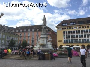 [P04] Bolzano - Piata Walter, fantana vazuta din fata » foto by mishu
 - 
<span class="allrVoted glyphicon glyphicon-heart hidden" id="av1170100"></span>
<a class="m-l-10 hidden" id="sv1170100" onclick="voting_Foto_DelVot(,1170100,11571)" role="button">șterge vot <span class="glyphicon glyphicon-remove"></span></a>
<a id="v91170100" class=" c-red"  onclick="voting_Foto_SetVot(1170100)" role="button"><span class="glyphicon glyphicon-heart-empty"></span> <b>LIKE</b> = Votează poza</a> <img class="hidden"  id="f1170100W9" src="/imagini/loader.gif" border="0" /><span class="AjErrMes hidden" id="e1170100ErM"></span>