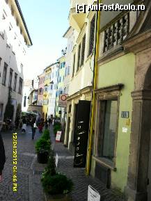 [P79] strada din Bolzano. » foto by adryana
 - 
<span class="allrVoted glyphicon glyphicon-heart hidden" id="av320281"></span>
<a class="m-l-10 hidden" id="sv320281" onclick="voting_Foto_DelVot(,320281,11571)" role="button">șterge vot <span class="glyphicon glyphicon-remove"></span></a>
<a id="v9320281" class=" c-red"  onclick="voting_Foto_SetVot(320281)" role="button"><span class="glyphicon glyphicon-heart-empty"></span> <b>LIKE</b> = Votează poza</a> <img class="hidden"  id="f320281W9" src="/imagini/loader.gif" border="0" /><span class="AjErrMes hidden" id="e320281ErM"></span>