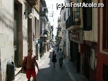[P15] Straduta tipica Sitgesului, in capat se vede marea. » foto by GYL*
 - 
<span class="allrVoted glyphicon glyphicon-heart hidden" id="av320695"></span>
<a class="m-l-10 hidden" id="sv320695" onclick="voting_Foto_DelVot(,320695,11577)" role="button">șterge vot <span class="glyphicon glyphicon-remove"></span></a>
<a id="v9320695" class=" c-red"  onclick="voting_Foto_SetVot(320695)" role="button"><span class="glyphicon glyphicon-heart-empty"></span> <b>LIKE</b> = Votează poza</a> <img class="hidden"  id="f320695W9" src="/imagini/loader.gif" border="0" /><span class="AjErrMes hidden" id="e320695ErM"></span>