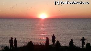 [P06] Rasaritul soarelui si pescarusi - vedere de la balcon » foto by ultraviola
 - 
<span class="allrVoted glyphicon glyphicon-heart hidden" id="av564145"></span>
<a class="m-l-10 hidden" id="sv564145" onclick="voting_Foto_DelVot(,564145,11580)" role="button">șterge vot <span class="glyphicon glyphicon-remove"></span></a>
<a id="v9564145" class=" c-red"  onclick="voting_Foto_SetVot(564145)" role="button"><span class="glyphicon glyphicon-heart-empty"></span> <b>LIKE</b> = Votează poza</a> <img class="hidden"  id="f564145W9" src="/imagini/loader.gif" border="0" /><span class="AjErrMes hidden" id="e564145ErM"></span>