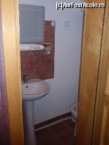 [P10] Pensiunea Casa dintre Pini - baia, micuta, dar foarte curata si dotata cu tot ce e necesar, mai putin un covoras pe jos » foto by sunflower
 - 
<span class="allrVoted glyphicon glyphicon-heart hidden" id="av320854"></span>
<a class="m-l-10 hidden" id="sv320854" onclick="voting_Foto_DelVot(,320854,11582)" role="button">șterge vot <span class="glyphicon glyphicon-remove"></span></a>
<a id="v9320854" class=" c-red"  onclick="voting_Foto_SetVot(320854)" role="button"><span class="glyphicon glyphicon-heart-empty"></span> <b>LIKE</b> = Votează poza</a> <img class="hidden"  id="f320854W9" src="/imagini/loader.gif" border="0" /><span class="AjErrMes hidden" id="e320854ErM"></span>