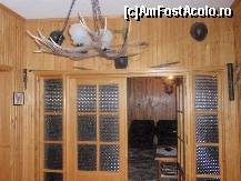 [P38] Casa dintre pini - holul de la intrare » foto by sunflower
 - 
<span class="allrVoted glyphicon glyphicon-heart hidden" id="av320923"></span>
<a class="m-l-10 hidden" id="sv320923" onclick="voting_Foto_DelVot(,320923,11582)" role="button">șterge vot <span class="glyphicon glyphicon-remove"></span></a>
<a id="v9320923" class=" c-red"  onclick="voting_Foto_SetVot(320923)" role="button"><span class="glyphicon glyphicon-heart-empty"></span> <b>LIKE</b> = Votează poza</a> <img class="hidden"  id="f320923W9" src="/imagini/loader.gif" border="0" /><span class="AjErrMes hidden" id="e320923ErM"></span>