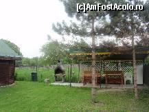 [P44] Casa dintre pini - gradarul si terasa din curtea din fata care dupa parerea mea ii deserveste pe turistii cazati la casute » foto by sunflower
 - 
<span class="allrVoted glyphicon glyphicon-heart hidden" id="av320934"></span>
<a class="m-l-10 hidden" id="sv320934" onclick="voting_Foto_DelVot(,320934,11582)" role="button">șterge vot <span class="glyphicon glyphicon-remove"></span></a>
<a id="v9320934" class=" c-red"  onclick="voting_Foto_SetVot(320934)" role="button"><span class="glyphicon glyphicon-heart-empty"></span> <b>LIKE</b> = Votează poza</a> <img class="hidden"  id="f320934W9" src="/imagini/loader.gif" border="0" /><span class="AjErrMes hidden" id="e320934ErM"></span>