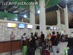 [P17] agentiile care isi indruma clientii spre autobuze » foto by adri-nico
 - 
<span class="allrVoted glyphicon glyphicon-heart hidden" id="av850630"></span>
<a class="m-l-10 hidden" id="sv850630" onclick="voting_Foto_DelVot(,850630,11587)" role="button">șterge vot <span class="glyphicon glyphicon-remove"></span></a>
<a id="v9850630" class=" c-red"  onclick="voting_Foto_SetVot(850630)" role="button"><span class="glyphicon glyphicon-heart-empty"></span> <b>LIKE</b> = Votează poza</a> <img class="hidden"  id="f850630W9" src="/imagini/loader.gif" border="0" /><span class="AjErrMes hidden" id="e850630ErM"></span>