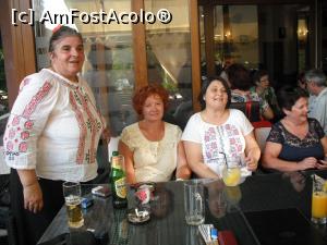 [P02] Anilu, Roxana, Elvira, bere rece și suc.  » foto by Zoazore
 - 
<span class="allrVoted glyphicon glyphicon-heart hidden" id="av766757"></span>
<a class="m-l-10 hidden" id="sv766757" onclick="voting_Foto_DelVot(,766757,11592)" role="button">șterge vot <span class="glyphicon glyphicon-remove"></span></a>
<a id="v9766757" class=" c-red"  onclick="voting_Foto_SetVot(766757)" role="button"><span class="glyphicon glyphicon-heart-empty"></span> <b>LIKE</b> = Votează poza</a> <img class="hidden"  id="f766757W9" src="/imagini/loader.gif" border="0" /><span class="AjErrMes hidden" id="e766757ErM"></span>