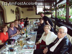 [P02] În stânga: ms65, amero, Violeta Bălaşa, Ema&Dan, adrian bogdan cu familia. În dreapta Michi cu soţul, Papone (în picioare) şi soţia (aşezată). » foto by Carmen Ion
 - 
<span class="allrVoted glyphicon glyphicon-heart hidden" id="av743076"></span>
<a class="m-l-10 hidden" id="sv743076" onclick="voting_Foto_DelVot(,743076,11592)" role="button">șterge vot <span class="glyphicon glyphicon-remove"></span></a>
<a id="v9743076" class=" c-red"  onclick="voting_Foto_SetVot(743076)" role="button"><span class="glyphicon glyphicon-heart-empty"></span> <b>LIKE</b> = Votează poza</a> <img class="hidden"  id="f743076W9" src="/imagini/loader.gif" border="0" /><span class="AjErrMes hidden" id="e743076ErM"></span>