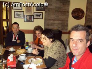 [P05] La masă: diana2015 și adrian bogdan (care e o ea), cu aparținătorii.  » foto by Carmen Ion
 - 
<span class="allrVoted glyphicon glyphicon-heart hidden" id="av850787"></span>
<a class="m-l-10 hidden" id="sv850787" onclick="voting_Foto_DelVot(,850787,11592)" role="button">șterge vot <span class="glyphicon glyphicon-remove"></span></a>
<a id="v9850787" class=" c-red"  onclick="voting_Foto_SetVot(850787)" role="button"><span class="glyphicon glyphicon-heart-empty"></span> <b>LIKE</b> = Votează poza</a> <img class="hidden"  id="f850787W9" src="/imagini/loader.gif" border="0" /><span class="AjErrMes hidden" id="e850787ErM"></span>