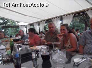 [P07] in planul mai indepartat @Roth cu sotul, in planul mai apropiat @Kmy (sper sa nu ma insel daca da sa ma corecteze cineva), pe domnul de langa nu l-am retinut-scuze » foto by adrianbogdan
 - 
<span class="allrVoted glyphicon glyphicon-heart hidden" id="av766614"></span>
<a class="m-l-10 hidden" id="sv766614" onclick="voting_Foto_DelVot(,766614,11592)" role="button">șterge vot <span class="glyphicon glyphicon-remove"></span></a>
<a id="v9766614" class=" c-red"  onclick="voting_Foto_SetVot(766614)" role="button"><span class="glyphicon glyphicon-heart-empty"></span> <b>LIKE</b> = Votează poza</a> <img class="hidden"  id="f766614W9" src="/imagini/loader.gif" border="0" /><span class="AjErrMes hidden" id="e766614ErM"></span>