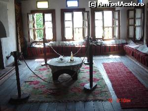 [P24] Camera de zi - Muzeul Folcloric, Teologus » foto by crismis
 - 
<span class="allrVoted glyphicon glyphicon-heart hidden" id="av569357"></span>
<a class="m-l-10 hidden" id="sv569357" onclick="voting_Foto_DelVot(,569357,11606)" role="button">șterge vot <span class="glyphicon glyphicon-remove"></span></a>
<a id="v9569357" class=" c-red"  onclick="voting_Foto_SetVot(569357)" role="button"><span class="glyphicon glyphicon-heart-empty"></span> <b>LIKE</b> = Votează poza</a> <img class="hidden"  id="f569357W9" src="/imagini/loader.gif" border="0" /><span class="AjErrMes hidden" id="e569357ErM"></span>