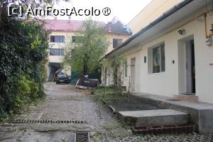 [P13] Cluj, Strada Moților 20, Curtea văzută de la Căsuța din Centru » foto by mprofeanu
 - 
<span class="allrVoted glyphicon glyphicon-heart hidden" id="av1401517"></span>
<a class="m-l-10 hidden" id="sv1401517" onclick="voting_Foto_DelVot(,1401517,11616)" role="button">șterge vot <span class="glyphicon glyphicon-remove"></span></a>
<a id="v91401517" class=" c-red"  onclick="voting_Foto_SetVot(1401517)" role="button"><span class="glyphicon glyphicon-heart-empty"></span> <b>LIKE</b> = Votează poza</a> <img class="hidden"  id="f1401517W9" src="/imagini/loader.gif" border="0" /><span class="AjErrMes hidden" id="e1401517ErM"></span>