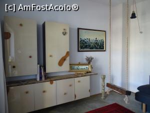 [P12] Apartament Art Cluj - apartamentul studio - zona de living și leagănul aferent. :)  » foto by Cris
 - 
<span class="allrVoted glyphicon glyphicon-heart hidden" id="av834380"></span>
<a class="m-l-10 hidden" id="sv834380" onclick="voting_Foto_DelVot(,834380,11616)" role="button">șterge vot <span class="glyphicon glyphicon-remove"></span></a>
<a id="v9834380" class=" c-red"  onclick="voting_Foto_SetVot(834380)" role="button"><span class="glyphicon glyphicon-heart-empty"></span> <b>LIKE</b> = Votează poza</a> <img class="hidden"  id="f834380W9" src="/imagini/loader.gif" border="0" /><span class="AjErrMes hidden" id="e834380ErM"></span>