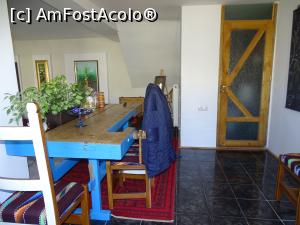 [P22] Apartament Art Cluj - apartamentul studio - masa din bucătărie și ușa băii.  » foto by Cris
 - 
<span class="allrVoted glyphicon glyphicon-heart hidden" id="av834390"></span>
<a class="m-l-10 hidden" id="sv834390" onclick="voting_Foto_DelVot(,834390,11616)" role="button">șterge vot <span class="glyphicon glyphicon-remove"></span></a>
<a id="v9834390" class=" c-red"  onclick="voting_Foto_SetVot(834390)" role="button"><span class="glyphicon glyphicon-heart-empty"></span> <b>LIKE</b> = Votează poza</a> <img class="hidden"  id="f834390W9" src="/imagini/loader.gif" border="0" /><span class="AjErrMes hidden" id="e834390ErM"></span>