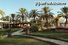 [P38] Hotelul, in stinga barul de la piscina principala. » foto by ania
 - 
<span class="allrVoted glyphicon glyphicon-heart hidden" id="av324410"></span>
<a class="m-l-10 hidden" id="sv324410" onclick="voting_Foto_DelVot(,324410,11641)" role="button">șterge vot <span class="glyphicon glyphicon-remove"></span></a>
<a id="v9324410" class=" c-red"  onclick="voting_Foto_SetVot(324410)" role="button"><span class="glyphicon glyphicon-heart-empty"></span> <b>LIKE</b> = Votează poza</a> <img class="hidden"  id="f324410W9" src="/imagini/loader.gif" border="0" /><span class="AjErrMes hidden" id="e324410ErM"></span>