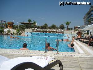 [P04] La piscina » foto by homejade*
 - 
<span class="allrVoted glyphicon glyphicon-heart hidden" id="av395419"></span>
<a class="m-l-10 hidden" id="sv395419" onclick="voting_Foto_DelVot(,395419,11680)" role="button">șterge vot <span class="glyphicon glyphicon-remove"></span></a>
<a id="v9395419" class=" c-red"  onclick="voting_Foto_SetVot(395419)" role="button"><span class="glyphicon glyphicon-heart-empty"></span> <b>LIKE</b> = Votează poza</a> <img class="hidden"  id="f395419W9" src="/imagini/loader.gif" border="0" /><span class="AjErrMes hidden" id="e395419ErM"></span>