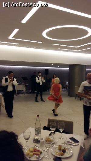 [P16] dansuri traditionale seara in restaurant » foto by ioana74
 - 
<span class="allrVoted glyphicon glyphicon-heart hidden" id="av860047"></span>
<a class="m-l-10 hidden" id="sv860047" onclick="voting_Foto_DelVot(,860047,11688)" role="button">șterge vot <span class="glyphicon glyphicon-remove"></span></a>
<a id="v9860047" class=" c-red"  onclick="voting_Foto_SetVot(860047)" role="button"><span class="glyphicon glyphicon-heart-empty"></span> <b>LIKE</b> = Votează poza</a> <img class="hidden"  id="f860047W9" src="/imagini/loader.gif" border="0" /><span class="AjErrMes hidden" id="e860047ErM"></span>