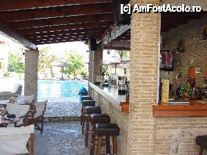 [P04] bar la piscina » foto by werty
 - 
<span class="allrVoted glyphicon glyphicon-heart hidden" id="av394422"></span>
<a class="m-l-10 hidden" id="sv394422" onclick="voting_Foto_DelVot(,394422,11689)" role="button">șterge vot <span class="glyphicon glyphicon-remove"></span></a>
<a id="v9394422" class=" c-red"  onclick="voting_Foto_SetVot(394422)" role="button"><span class="glyphicon glyphicon-heart-empty"></span> <b>LIKE</b> = Votează poza</a> <img class="hidden"  id="f394422W9" src="/imagini/loader.gif" border="0" /><span class="AjErrMes hidden" id="e394422ErM"></span>