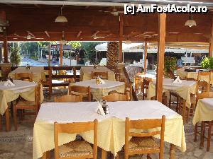 [P05] Restaurantul » foto by werty
 - 
<span class="allrVoted glyphicon glyphicon-heart hidden" id="av394423"></span>
<a class="m-l-10 hidden" id="sv394423" onclick="voting_Foto_DelVot(,394423,11689)" role="button">șterge vot <span class="glyphicon glyphicon-remove"></span></a>
<a id="v9394423" class=" c-red"  onclick="voting_Foto_SetVot(394423)" role="button"><span class="glyphicon glyphicon-heart-empty"></span> <b>LIKE</b> = Votează poza</a> <img class="hidden"  id="f394423W9" src="/imagini/loader.gif" border="0" /><span class="AjErrMes hidden" id="e394423ErM"></span>