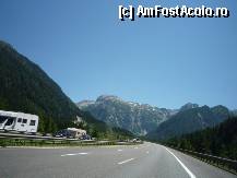 [P24] Segmentul Germania - Italia / În Alpi; observaţi traficul de pe sensul opus! » foto by Dragoș_MD
 - 
<span class="allrVoted glyphicon glyphicon-heart hidden" id="av327358"></span>
<a class="m-l-10 hidden" id="sv327358" onclick="voting_Foto_DelVot(,327358,11696)" role="button">șterge vot <span class="glyphicon glyphicon-remove"></span></a>
<a id="v9327358" class=" c-red"  onclick="voting_Foto_SetVot(327358)" role="button"><span class="glyphicon glyphicon-heart-empty"></span> <b>LIKE</b> = Votează poza</a> <img class="hidden"  id="f327358W9" src="/imagini/loader.gif" border="0" /><span class="AjErrMes hidden" id="e327358ErM"></span>