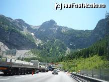 [P26] Segmentul Germania - Italia / la staţia de plată a taxei pentru A10, înainte de Tauerntunnel » foto by Dragoș_MD
 - 
<span class="allrVoted glyphicon glyphicon-heart hidden" id="av327360"></span>
<a class="m-l-10 hidden" id="sv327360" onclick="voting_Foto_DelVot(,327360,11696)" role="button">șterge vot <span class="glyphicon glyphicon-remove"></span></a>
<a id="v9327360" class=" c-red"  onclick="voting_Foto_SetVot(327360)" role="button"><span class="glyphicon glyphicon-heart-empty"></span> <b>LIKE</b> = Votează poza</a> <img class="hidden"  id="f327360W9" src="/imagini/loader.gif" border="0" /><span class="AjErrMes hidden" id="e327360ErM"></span>