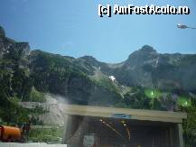 [P27] Segmentul Germania - Italia / intrarea în Tauerntunnel şi muntele de deasupra noastră. » foto by Dragoș_MD
 - 
<span class="allrVoted glyphicon glyphicon-heart hidden" id="av327361"></span>
<a class="m-l-10 hidden" id="sv327361" onclick="voting_Foto_DelVot(,327361,11696)" role="button">șterge vot <span class="glyphicon glyphicon-remove"></span></a>
<a id="v9327361" class=" c-red"  onclick="voting_Foto_SetVot(327361)" role="button"><span class="glyphicon glyphicon-heart-empty"></span> <b>LIKE</b> = Votează poza</a> <img class="hidden"  id="f327361W9" src="/imagini/loader.gif" border="0" /><span class="AjErrMes hidden" id="e327361ErM"></span>
