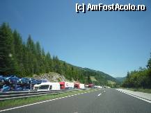 [P28] Segmentul Germania - Italia / 'Stau' pe sensul opus, la intrarea în tunelul Tauern » foto by Dragoș_MD
 - 
<span class="allrVoted glyphicon glyphicon-heart hidden" id="av327362"></span>
<a class="m-l-10 hidden" id="sv327362" onclick="voting_Foto_DelVot(,327362,11696)" role="button">șterge vot <span class="glyphicon glyphicon-remove"></span></a>
<a id="v9327362" class=" c-red"  onclick="voting_Foto_SetVot(327362)" role="button"><span class="glyphicon glyphicon-heart-empty"></span> <b>LIKE</b> = Votează poza</a> <img class="hidden"  id="f327362W9" src="/imagini/loader.gif" border="0" /><span class="AjErrMes hidden" id="e327362ErM"></span>