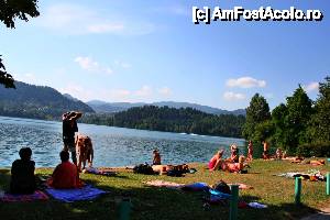 [P38] Lacul Bled, Slovenia » foto by cristi_an3000
 - 
<span class="allrVoted glyphicon glyphicon-heart hidden" id="av443319"></span>
<a class="m-l-10 hidden" id="sv443319" onclick="voting_Foto_DelVot(,443319,11696)" role="button">șterge vot <span class="glyphicon glyphicon-remove"></span></a>
<a id="v9443319" class=" c-red"  onclick="voting_Foto_SetVot(443319)" role="button"><span class="glyphicon glyphicon-heart-empty"></span> <b>LIKE</b> = Votează poza</a> <img class="hidden"  id="f443319W9" src="/imagini/loader.gif" border="0" /><span class="AjErrMes hidden" id="e443319ErM"></span>