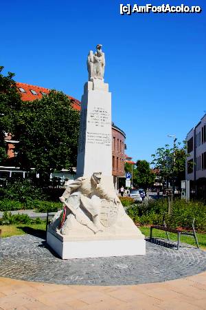 [P55] monument in centru Siofok-ului » foto by cristi_an3000
 - 
<span class="allrVoted glyphicon glyphicon-heart hidden" id="av443336"></span>
<a class="m-l-10 hidden" id="sv443336" onclick="voting_Foto_DelVot(,443336,11696)" role="button">șterge vot <span class="glyphicon glyphicon-remove"></span></a>
<a id="v9443336" class=" c-red"  onclick="voting_Foto_SetVot(443336)" role="button"><span class="glyphicon glyphicon-heart-empty"></span> <b>LIKE</b> = Votează poza</a> <img class="hidden"  id="f443336W9" src="/imagini/loader.gif" border="0" /><span class="AjErrMes hidden" id="e443336ErM"></span>