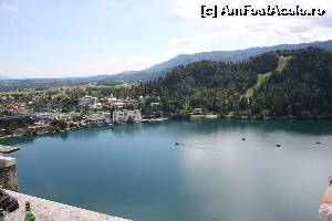 [P22] Lacul Bled, vedere de la castel » foto by cristi_an3000
 - 
<span class="allrVoted glyphicon glyphicon-heart hidden" id="av550822"></span>
<a class="m-l-10 hidden" id="sv550822" onclick="voting_Foto_DelVot(,550822,11696)" role="button">șterge vot <span class="glyphicon glyphicon-remove"></span></a>
<a id="v9550822" class=" c-red"  onclick="voting_Foto_SetVot(550822)" role="button"><span class="glyphicon glyphicon-heart-empty"></span> <b>LIKE</b> = Votează poza</a> <img class="hidden"  id="f550822W9" src="/imagini/loader.gif" border="0" /><span class="AjErrMes hidden" id="e550822ErM"></span>