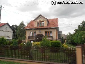 [P10] Polonia, din goana masinii, case avand curti amenajate cu bun gust, flori multe, arbusti, mini parcuri in definitiv » foto by sunflower
 - 
<span class="allrVoted glyphicon glyphicon-heart hidden" id="av555255"></span>
<a class="m-l-10 hidden" id="sv555255" onclick="voting_Foto_DelVot(,555255,11696)" role="button">șterge vot <span class="glyphicon glyphicon-remove"></span></a>
<a id="v9555255" class=" c-red"  onclick="voting_Foto_SetVot(555255)" role="button"><span class="glyphicon glyphicon-heart-empty"></span> <b>LIKE</b> = Votează poza</a> <img class="hidden"  id="f555255W9" src="/imagini/loader.gif" border="0" /><span class="AjErrMes hidden" id="e555255ErM"></span>