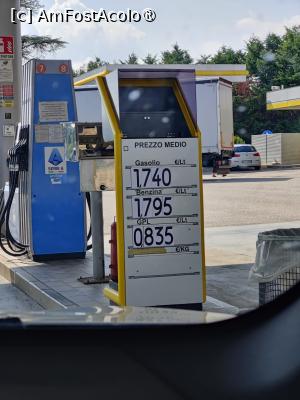 [P11] Preț combustibili în Italia » foto by crismis
 - 
<span class="allrVoted glyphicon glyphicon-heart hidden" id="av1502483"></span>
<a class="m-l-10 hidden" id="sv1502483" onclick="voting_Foto_DelVot(,1502483,11696)" role="button">șterge vot <span class="glyphicon glyphicon-remove"></span></a>
<a id="v91502483" class=" c-red"  onclick="voting_Foto_SetVot(1502483)" role="button"><span class="glyphicon glyphicon-heart-empty"></span> <b>LIKE</b> = Votează poza</a> <img class="hidden"  id="f1502483W9" src="/imagini/loader.gif" border="0" /><span class="AjErrMes hidden" id="e1502483ErM"></span>