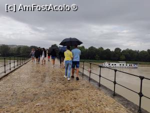 [P42] Pe podul din Avignon, sub umbrelă » foto by crismis
 - 
<span class="allrVoted glyphicon glyphicon-heart hidden" id="av1502511"></span>
<a class="m-l-10 hidden" id="sv1502511" onclick="voting_Foto_DelVot(,1502511,11696)" role="button">șterge vot <span class="glyphicon glyphicon-remove"></span></a>
<a id="v91502511" class=" c-red"  onclick="voting_Foto_SetVot(1502511)" role="button"><span class="glyphicon glyphicon-heart-empty"></span> <b>LIKE</b> = Votează poza</a> <img class="hidden"  id="f1502511W9" src="/imagini/loader.gif" border="0" /><span class="AjErrMes hidden" id="e1502511ErM"></span>