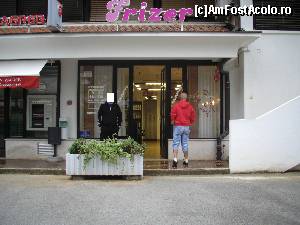 [P19] În Porec: să mă tund, să nu mă tund?! Oups, eu sunt ras în cap » foto by Yersinia Pestis
 - 
<span class="allrVoted glyphicon glyphicon-heart hidden" id="av573071"></span>
<a class="m-l-10 hidden" id="sv573071" onclick="voting_Foto_DelVot(,573071,11696)" role="button">șterge vot <span class="glyphicon glyphicon-remove"></span></a>
<a id="v9573071" class=" c-red"  onclick="voting_Foto_SetVot(573071)" role="button"><span class="glyphicon glyphicon-heart-empty"></span> <b>LIKE</b> = Votează poza</a> <img class="hidden"  id="f573071W9" src="/imagini/loader.gif" border="0" /><span class="AjErrMes hidden" id="e573071ErM"></span>