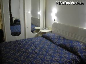 [P02] Camera de hotel din Porec » foto by Yersinia Pestis
 - 
<span class="allrVoted glyphicon glyphicon-heart hidden" id="av572914"></span>
<a class="m-l-10 hidden" id="sv572914" onclick="voting_Foto_DelVot(,572914,11696)" role="button">șterge vot <span class="glyphicon glyphicon-remove"></span></a>
<a id="v9572914" class=" c-red"  onclick="voting_Foto_SetVot(572914)" role="button"><span class="glyphicon glyphicon-heart-empty"></span> <b>LIKE</b> = Votează poza</a> <img class="hidden"  id="f572914W9" src="/imagini/loader.gif" border="0" /><span class="AjErrMes hidden" id="e572914ErM"></span>