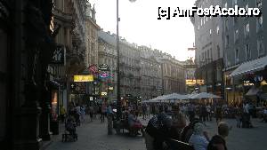 [P42] Stephansplatz » foto by adrian_28_1977
 - 
<span class="allrVoted glyphicon glyphicon-heart hidden" id="av454520"></span>
<a class="m-l-10 hidden" id="sv454520" onclick="voting_Foto_DelVot(,454520,11696)" role="button">șterge vot <span class="glyphicon glyphicon-remove"></span></a>
<a id="v9454520" class=" c-red"  onclick="voting_Foto_SetVot(454520)" role="button"><span class="glyphicon glyphicon-heart-empty"></span> <b>LIKE</b> = Votează poza</a> <img class="hidden"  id="f454520W9" src="/imagini/loader.gif" border="0" /><span class="AjErrMes hidden" id="e454520ErM"></span>