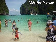 [P07] Maya Bay invadat de turisti » foto by kati
 - 
<span class="allrVoted glyphicon glyphicon-heart hidden" id="av327863"></span>
<a class="m-l-10 hidden" id="sv327863" onclick="voting_Foto_DelVot(,327863,11724)" role="button">șterge vot <span class="glyphicon glyphicon-remove"></span></a>
<a id="v9327863" class=" c-red"  onclick="voting_Foto_SetVot(327863)" role="button"><span class="glyphicon glyphicon-heart-empty"></span> <b>LIKE</b> = Votează poza</a> <img class="hidden"  id="f327863W9" src="/imagini/loader.gif" border="0" /><span class="AjErrMes hidden" id="e327863ErM"></span>