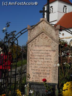 [P11] Avrig - Mormântul lui Gheorghe Lazăr din curtea Bisericii Ortodoxe "Duminica Floriilor". » foto by iulianic
 - 
<span class="allrVoted glyphicon glyphicon-heart hidden" id="av1350823"></span>
<a class="m-l-10 hidden" id="sv1350823" onclick="voting_Foto_DelVot(,1350823,11727)" role="button">șterge vot <span class="glyphicon glyphicon-remove"></span></a>
<a id="v91350823" class=" c-red"  onclick="voting_Foto_SetVot(1350823)" role="button"><span class="glyphicon glyphicon-heart-empty"></span> <b>LIKE</b> = Votează poza</a> <img class="hidden"  id="f1350823W9" src="/imagini/loader.gif" border="0" /><span class="AjErrMes hidden" id="e1350823ErM"></span>