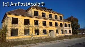 [P21] O fostă clădire socială în paragină » foto by AZE
 - 
<span class="allrVoted glyphicon glyphicon-heart hidden" id="av1021455"></span>
<a class="m-l-10 hidden" id="sv1021455" onclick="voting_Foto_DelVot(,1021455,11727)" role="button">șterge vot <span class="glyphicon glyphicon-remove"></span></a>
<a id="v91021455" class=" c-red"  onclick="voting_Foto_SetVot(1021455)" role="button"><span class="glyphicon glyphicon-heart-empty"></span> <b>LIKE</b> = Votează poza</a> <img class="hidden"  id="f1021455W9" src="/imagini/loader.gif" border="0" /><span class="AjErrMes hidden" id="e1021455ErM"></span>