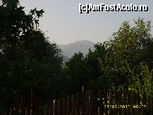 [P08] se vedeau crestele muntilor fagaras din curtea gazdei noastre minunate » foto by raduu1972
 - 
<span class="allrVoted glyphicon glyphicon-heart hidden" id="av114896"></span>
<a class="m-l-10 hidden" id="sv114896" onclick="voting_Foto_DelVot(,114896,11727)" role="button">șterge vot <span class="glyphicon glyphicon-remove"></span></a>
<a id="v9114896" class=" c-red"  onclick="voting_Foto_SetVot(114896)" role="button"><span class="glyphicon glyphicon-heart-empty"></span> <b>LIKE</b> = Votează poza</a> <img class="hidden"  id="f114896W9" src="/imagini/loader.gif" border="0" /><span class="AjErrMes hidden" id="e114896ErM"></span>