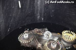 [P12] Lacul artificial si insula din Salina Turda, vedere din sala Rudolf de sus.  » foto by alunelu69
 - 
<span class="allrVoted glyphicon glyphicon-heart hidden" id="av575327"></span>
<a class="m-l-10 hidden" id="sv575327" onclick="voting_Foto_DelVot(,575327,11779)" role="button">șterge vot <span class="glyphicon glyphicon-remove"></span></a>
<a id="v9575327" class=" c-red"  onclick="voting_Foto_SetVot(575327)" role="button"><span class="glyphicon glyphicon-heart-empty"></span> <b>LIKE</b> = Votează poza</a> <img class="hidden"  id="f575327W9" src="/imagini/loader.gif" border="0" /><span class="AjErrMes hidden" id="e575327ErM"></span>