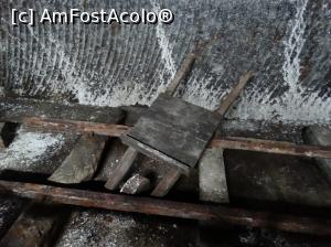 [P30] Salina Turda şi OZN-urile ei. Si o roaba din lemn folosita de taietorii de sare. Este facuta din lemn de brad, lemn care rezista cel mai bine in conditiile aerului salin de aici. » foto by vega06
 - 
<span class="allrVoted glyphicon glyphicon-heart hidden" id="av741774"></span>
<a class="m-l-10 hidden" id="sv741774" onclick="voting_Foto_DelVot(,741774,11779)" role="button">șterge vot <span class="glyphicon glyphicon-remove"></span></a>
<a id="v9741774" class=" c-red"  onclick="voting_Foto_SetVot(741774)" role="button"><span class="glyphicon glyphicon-heart-empty"></span> <b>LIKE</b> = Votează poza</a> <img class="hidden"  id="f741774W9" src="/imagini/loader.gif" border="0" /><span class="AjErrMes hidden" id="e741774ErM"></span>