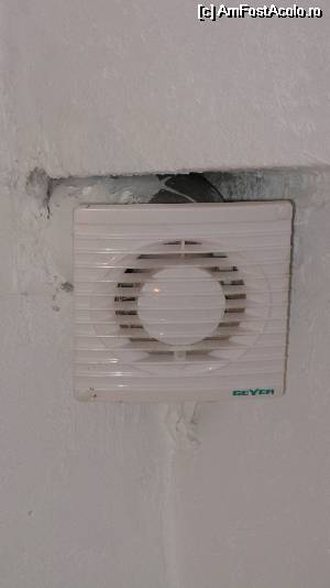 [P08] Ventilatorul din baie care scotea un sunet de bormasina.  » foto by corinikis
 - 
<span class="allrVoted glyphicon glyphicon-heart hidden" id="av543825"></span>
<a class="m-l-10 hidden" id="sv543825" onclick="voting_Foto_DelVot(,543825,11789)" role="button">șterge vot <span class="glyphicon glyphicon-remove"></span></a>
<a id="v9543825" class=" c-red"  onclick="voting_Foto_SetVot(543825)" role="button"><span class="glyphicon glyphicon-heart-empty"></span> <b>LIKE</b> = Votează poza</a> <img class="hidden"  id="f543825W9" src="/imagini/loader.gif" border="0" /><span class="AjErrMes hidden" id="e543825ErM"></span>