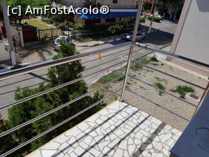 [P14] Vila Florian - balconul camerei era destul de mic. Vedere către stradă.  » foto by Floryn81
 - 
<span class="allrVoted glyphicon glyphicon-heart hidden" id="av970086"></span>
<a class="m-l-10 hidden" id="sv970086" onclick="voting_Foto_DelVot(,970086,11790)" role="button">șterge vot <span class="glyphicon glyphicon-remove"></span></a>
<a id="v9970086" class=" c-red"  onclick="voting_Foto_SetVot(970086)" role="button"><span class="glyphicon glyphicon-heart-empty"></span> <b>LIKE</b> = Votează poza</a> <img class="hidden"  id="f970086W9" src="/imagini/loader.gif" border="0" /><span class="AjErrMes hidden" id="e970086ErM"></span>
