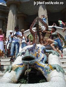 [P50] Soparlica cea faimoasa facuta din piese de mozaic, de la intrarea pe trepte, in parcul Guell » foto by ileanaxperta*
 - 
<span class="allrVoted glyphicon glyphicon-heart hidden" id="av20861"></span>
<a class="m-l-10 hidden" id="sv20861" onclick="voting_Foto_DelVot(,20861,11798)" role="button">șterge vot <span class="glyphicon glyphicon-remove"></span></a>
<a id="v920861" class=" c-red"  onclick="voting_Foto_SetVot(20861)" role="button"><span class="glyphicon glyphicon-heart-empty"></span> <b>LIKE</b> = Votează poza</a> <img class="hidden"  id="f20861W9" src="/imagini/loader.gif" border="0" /><span class="AjErrMes hidden" id="e20861ErM"></span>