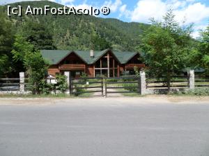 [P19] Pensiunea Terra Nova, văzută din DN7A.  » foto by Safta Radu
 - 
<span class="allrVoted glyphicon glyphicon-heart hidden" id="av775674"></span>
<a class="m-l-10 hidden" id="sv775674" onclick="voting_Foto_DelVot(,775674,11833)" role="button">șterge vot <span class="glyphicon glyphicon-remove"></span></a>
<a id="v9775674" class=" c-red"  onclick="voting_Foto_SetVot(775674)" role="button"><span class="glyphicon glyphicon-heart-empty"></span> <b>LIKE</b> = Votează poza</a> <img class="hidden"  id="f775674W9" src="/imagini/loader.gif" border="0" /><span class="AjErrMes hidden" id="e775674ErM"></span>