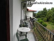 [P02] Balcoanele din spate si paduricea care constituie privelistea. In partea opusa, daca intinzi gitul, vezi, printre crengi, o parte din stincile Meteorei.  » foto by abancor
 - 
<span class="allrVoted glyphicon glyphicon-heart hidden" id="av336522"></span>
<a class="m-l-10 hidden" id="sv336522" onclick="voting_Foto_DelVot(,336522,11852)" role="button">șterge vot <span class="glyphicon glyphicon-remove"></span></a>
<a id="v9336522" class=" c-red"  onclick="voting_Foto_SetVot(336522)" role="button"><span class="glyphicon glyphicon-heart-empty"></span> <b>LIKE</b> = Votează poza</a> <img class="hidden"  id="f336522W9" src="/imagini/loader.gif" border="0" /><span class="AjErrMes hidden" id="e336522ErM"></span>
