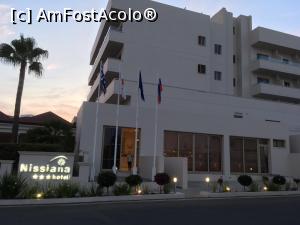 [P01] Intrare hotel » foto by Ana Asmaranducai
 - 
<span class="allrVoted glyphicon glyphicon-heart hidden" id="av1079087"></span>
<a class="m-l-10 hidden" id="sv1079087" onclick="voting_Foto_DelVot(,1079087,11855)" role="button">șterge vot <span class="glyphicon glyphicon-remove"></span></a>
<a id="v91079087" class=" c-red"  onclick="voting_Foto_SetVot(1079087)" role="button"><span class="glyphicon glyphicon-heart-empty"></span> <b>LIKE</b> = Votează poza</a> <img class="hidden"  id="f1079087W9" src="/imagini/loader.gif" border="0" /><span class="AjErrMes hidden" id="e1079087ErM"></span>